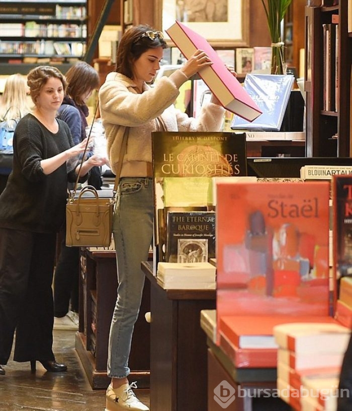 Kendall Jenner Sosyal medyanın diline düştü