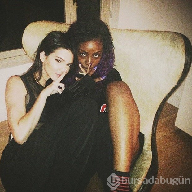 Kendall Jenner Sosyal medyanın diline düştü