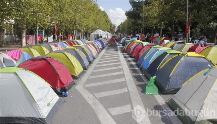 Karadağ'da çadırlı protesto