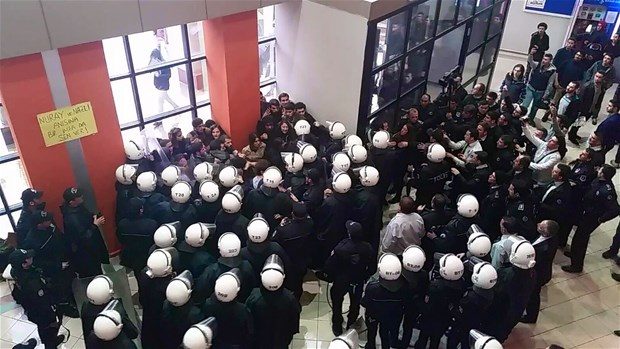 Kocaeli Üniversitesi'nde gerginlik