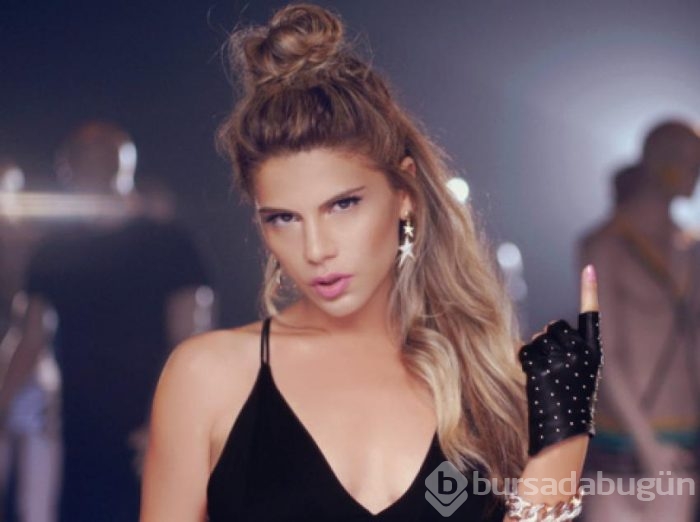 Murat Boz'a diz çöktüren kız'dan single