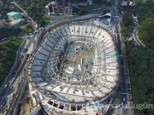 Vodafone Arena'nın çatısı yükselmeye başladı