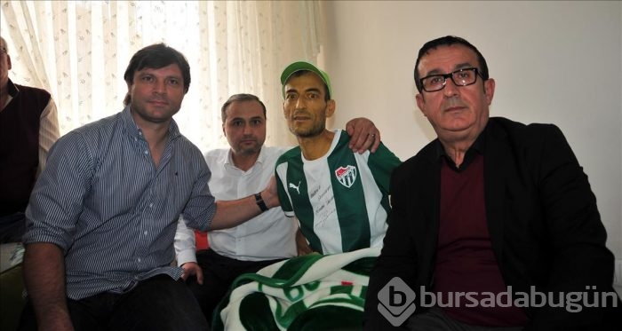 Ertuğrul Sağlam'dan hasta taraftara ziyaret
