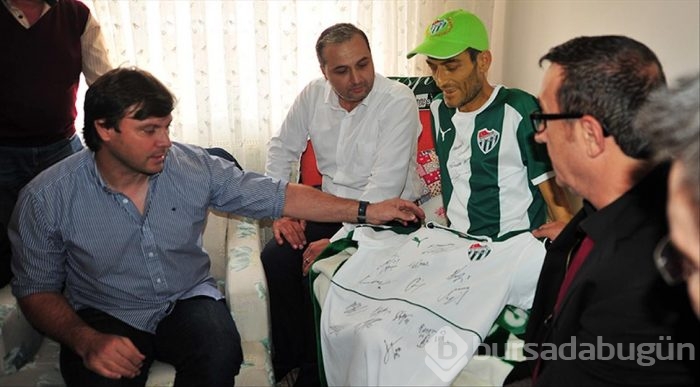 Ertuğrul Sağlam'dan hasta taraftara ziyaret