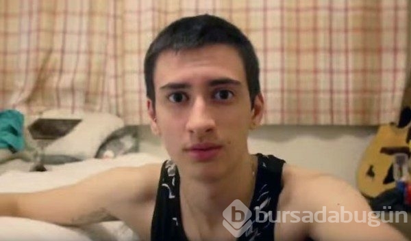 3 Yıl boyunca her gün çektiği selfie'ler eşliğinde bir kızın erkeğe dönüşüm süreci