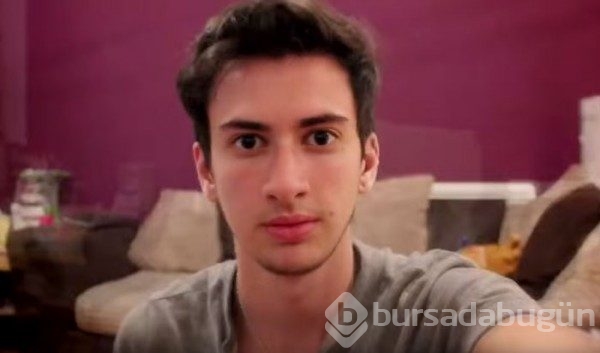 3 Yıl boyunca her gün çektiği selfie'ler eşliğinde bir kızın erkeğe dönüşüm süreci