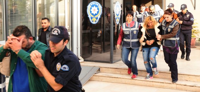 Bursa merkezli fuhuş operasyonu! 14 kişi gözaltına alındı!