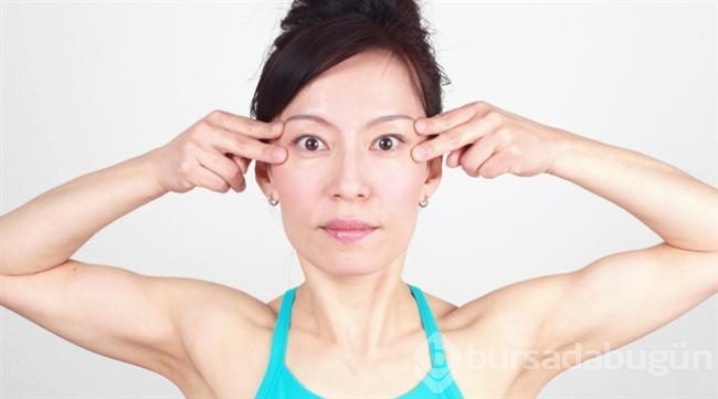 Yüz yogası ile genç kalmanın sırları