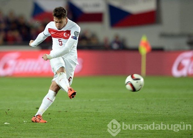 Futbolculardan zafer tweet'leri
