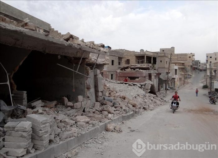 Rus uçakları Halep'in Hayan beldesini vurdu