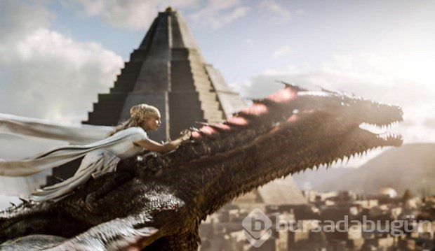 Khaleesi 'yılın en çekici kadını' seçildi