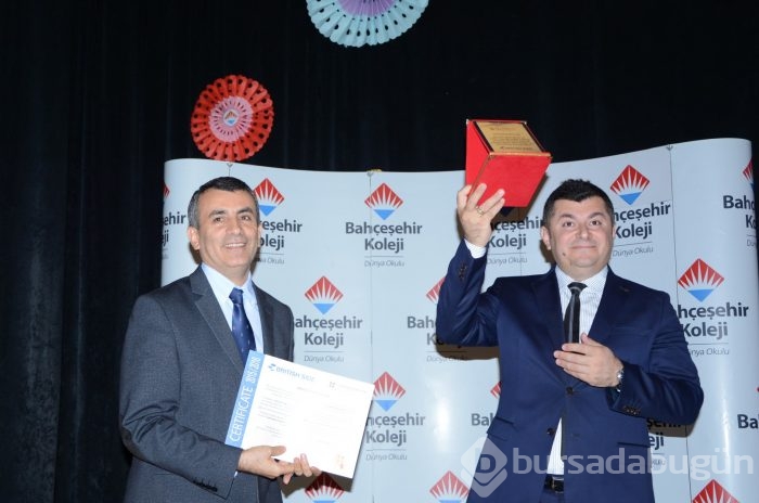 En çağdaş yöntemleri araştırıp kullanıyor...