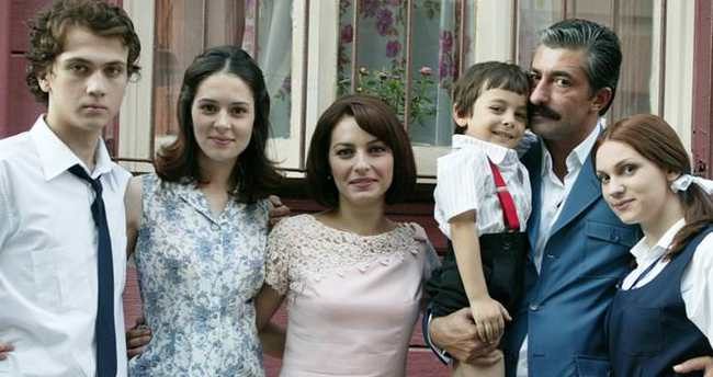 Ayça Bingöl'e çifte sürpriz