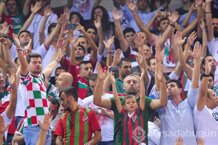 Pınar Karşıyaka galibiyetle başladı