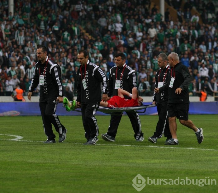 Bursaspor - Antalyaspor maçının ilk yarısından kareler