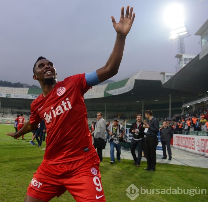 Bursaspor - Antalyaspor maçının ilk yarısından kareler