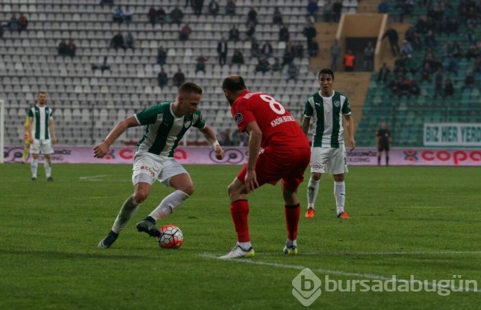 Bursaspor - Antalyaspor maçının ilk yarısından kareler