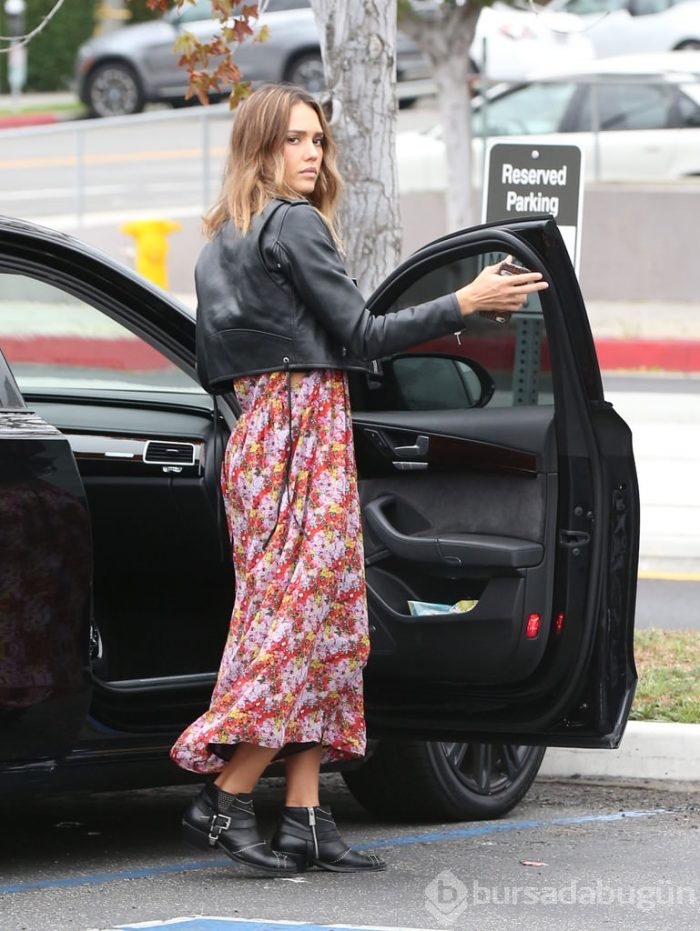Jessica Alba makyajsız!