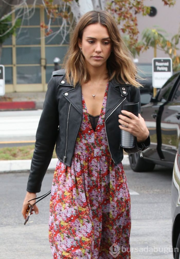Jessica Alba makyajsız!