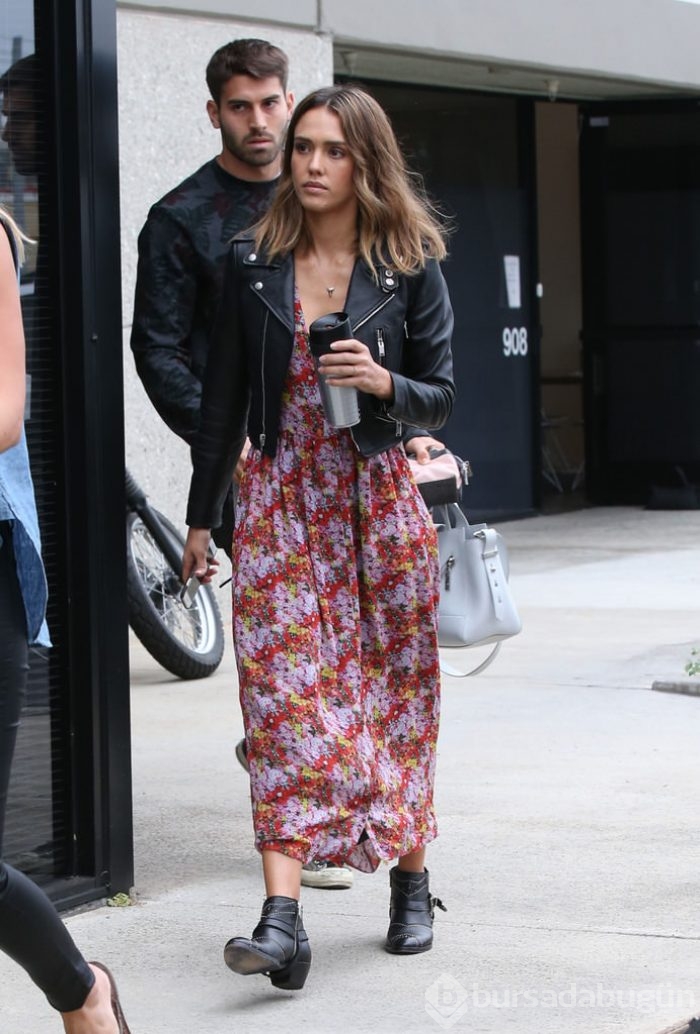 Jessica Alba makyajsız!