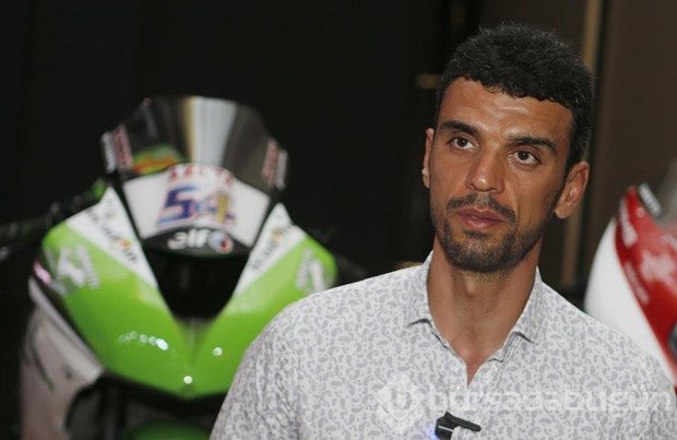 Kenan Sofuoğlu şampiyonluk kupasını aldı