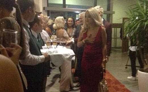 Rita Ora fena dağıttı!