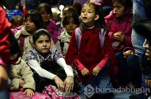 Tayvanlı tiyatroculardan Suriyeli çocuklara kukla şov