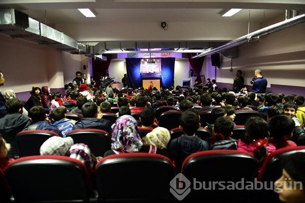 Tayvanlı tiyatroculardan Suriyeli çocuklara kukla şov