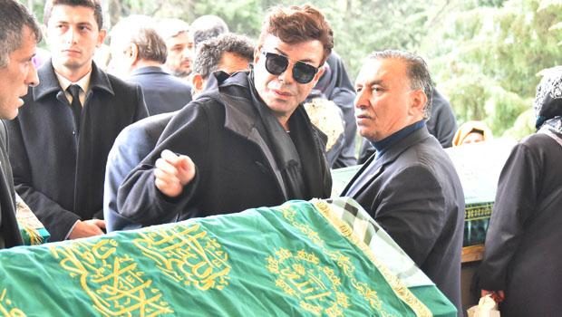 Fatih Ürek'in annesi Seher Ürek vefat etti