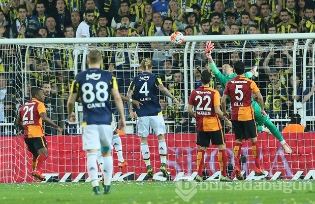 Fenerbahçe - Galatasaray derbisinden kareler