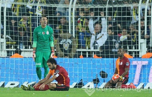Fenerbahçe - Galatasaray derbisinden kareler