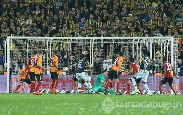 Fenerbahçe - Galatasaray derbisinden kareler