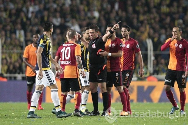 Fenerbahçe - Galatasaray derbisinden kareler