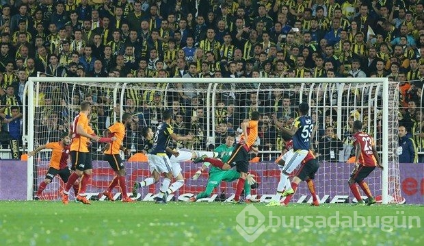 Fenerbahçe - Galatasaray derbisinden kareler