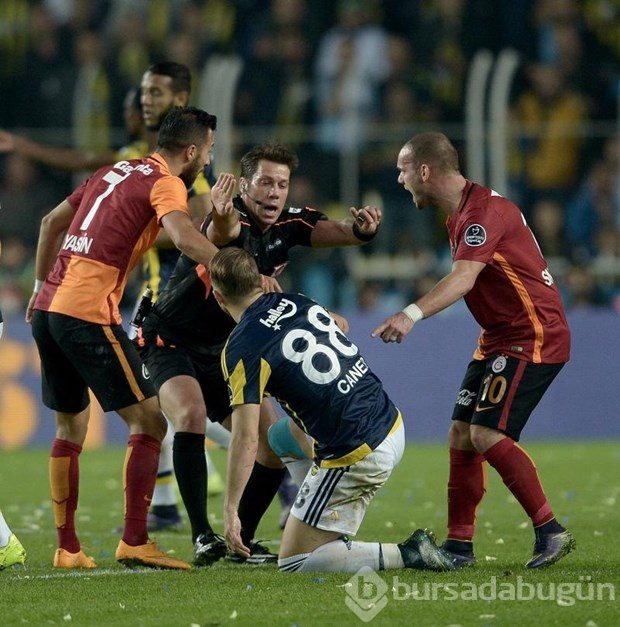 Fenerbahçe - Galatasaray derbisinden kareler