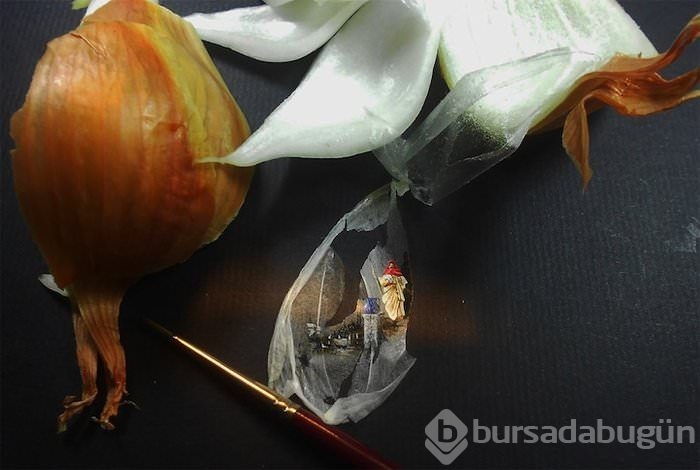 En küçük yüzeylere en güzel resimleri çizen türk sanatçı