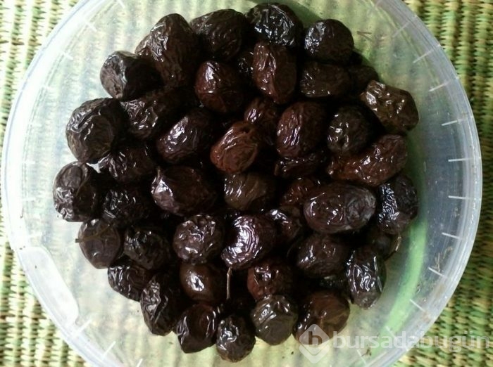 Zeytin çekirdeğini yutun!