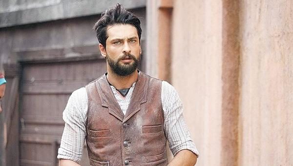 ''Karakter ne gerektiriyorsa, her kılığa bürünebilirim''