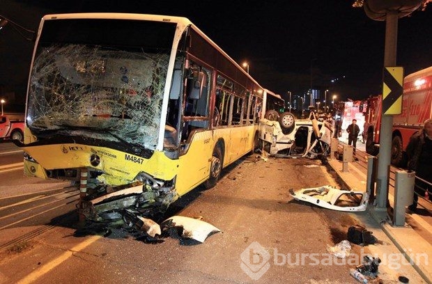 Metrobüs yolunda feci kaza: 5 ölü, 5 yaralı