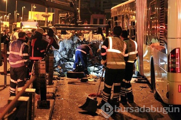 Metrobüs yolunda feci kaza: 5 ölü, 5 yaralı