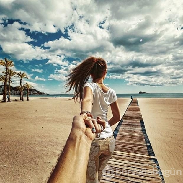 Sevgilisini her yerde takip eden fotoğrafçı