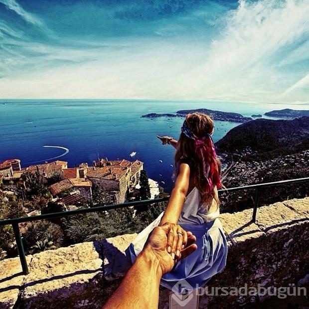 Sevgilisini her yerde takip eden fotoğrafçı
