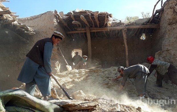 Afganistan ve Pakistan'daki depremde ölü sayısı yükseliyor