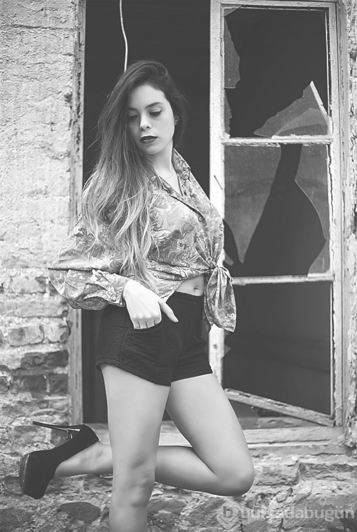 Neslişah Akray'dan Top Model of Turkey için özel pozlar...