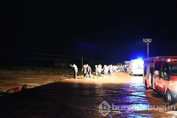 Sel sularına kapılan TIR sürücüsü öldü