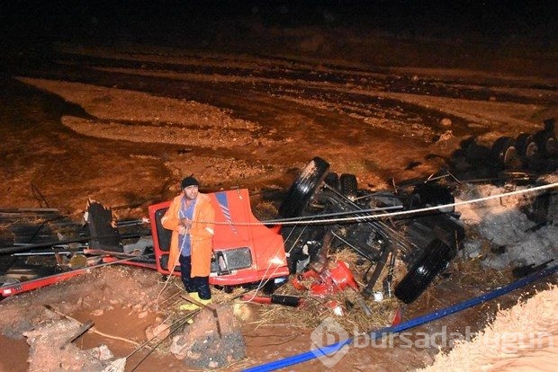 Sel sularına kapılan TIR sürücüsü öldü