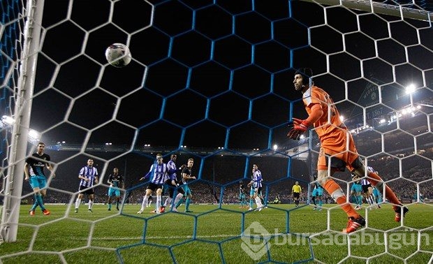 Lig Kupası'nda Chelsea ve Arsenal'dan erken veda