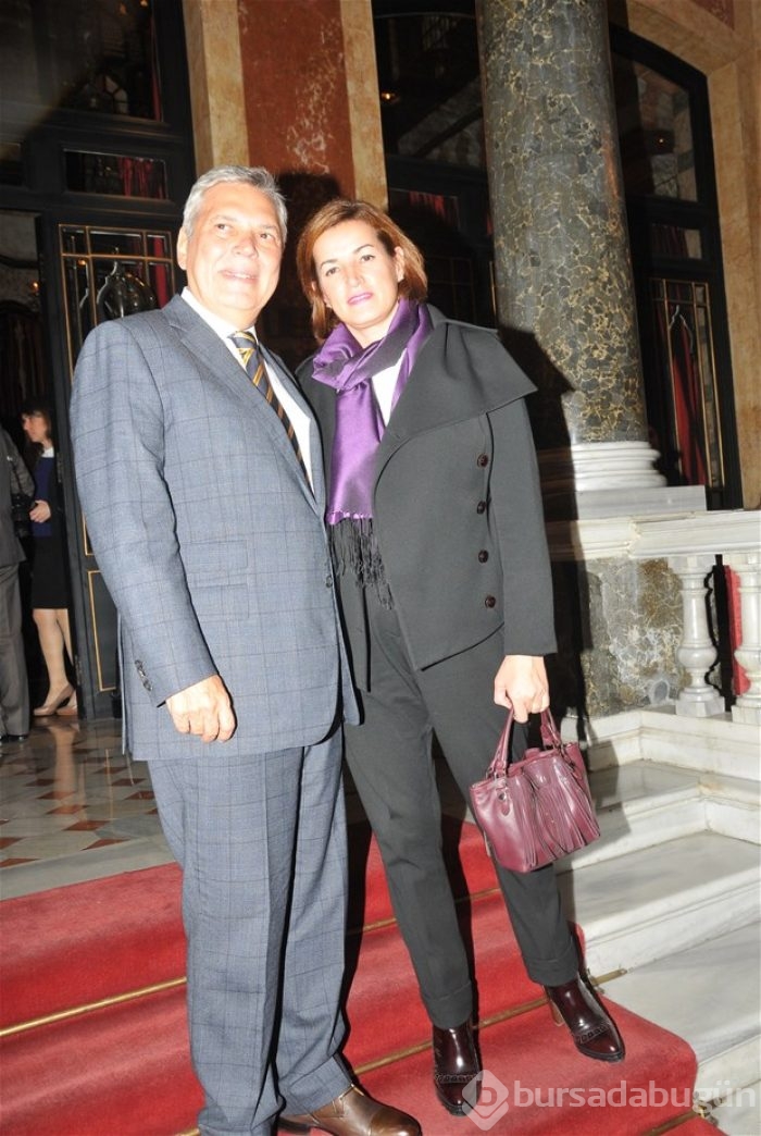 Burcu Esmersoy yine nefes kesti!