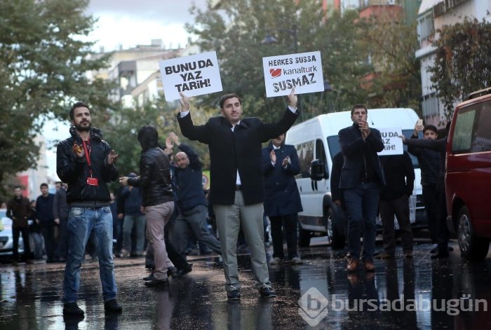 İpek Medya önünde bekleyenlere biber gazlı polis müdahalesi