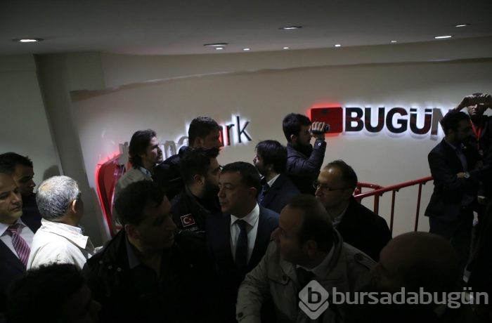 İpek Medya önünde bekleyenlere biber gazlı polis müdahalesi